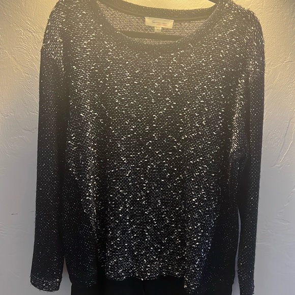 Two by Vince Camuto Sweaters - Black and white tlightweight sweater by Two by Vince Camuto